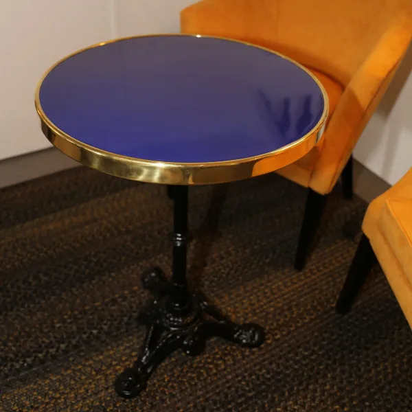 Bistro table with enameled top – 3 sizes, 9 colors