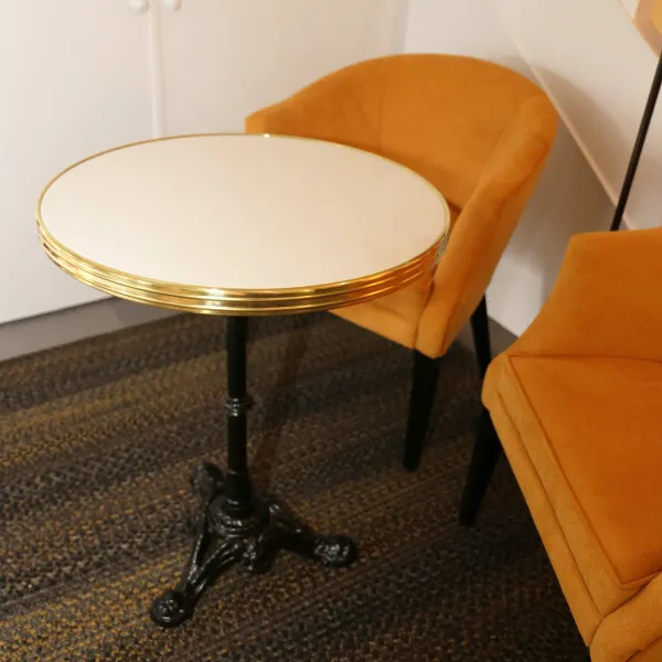 Bistro table with enameled top – 3 sizes, 9 colors