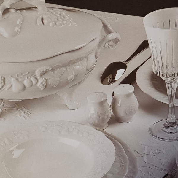 DESHOULIERES Vegetable soup tureen California