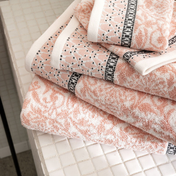 Le Jacquard Français Charme bath towel - 3 colors