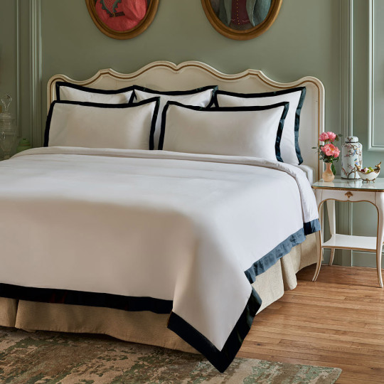 Garnier Thiebaut Heritage Suite bedding set
