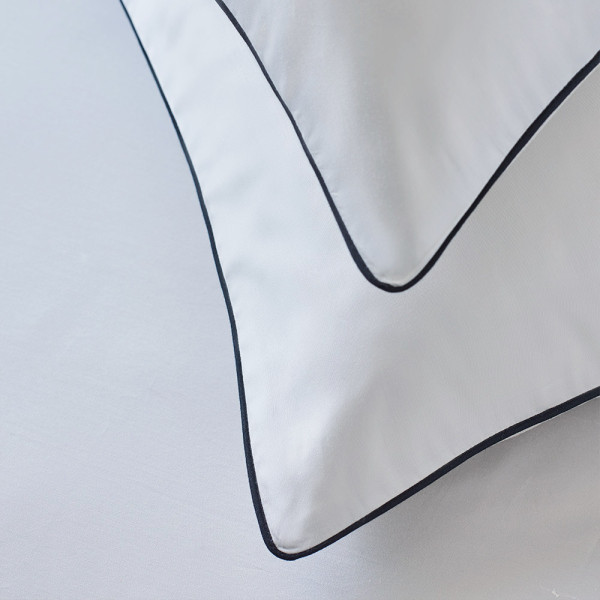 Garnier Thiebaut Suite Grand Luxe bed linen set