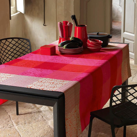 Le Jacquard Français Fleurs de Kyoto tablecloth - 2 colors
