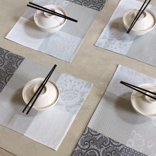 Le Jacquard Français Fleurs de Kyoto 4 placemats - 2 colors