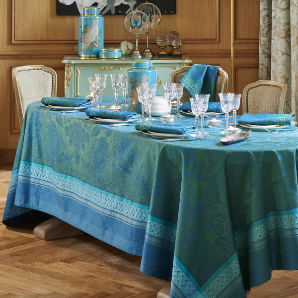 Garnier Thiebaut Isaphire emerald tablecloth - 4 dimensions