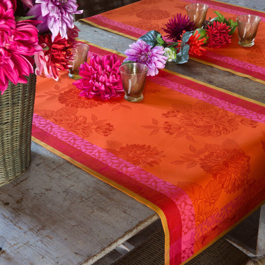 Le Jacquard Français Parfums de Bagatelle Table runner