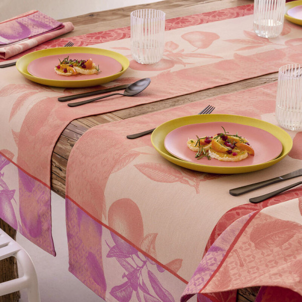 Le Jacquard Français Arrière Pays Table runner - 3 colors