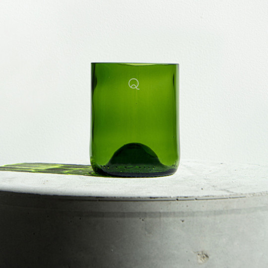 Q DE BOUTEILLES 4 short drink glasses - 2 colors