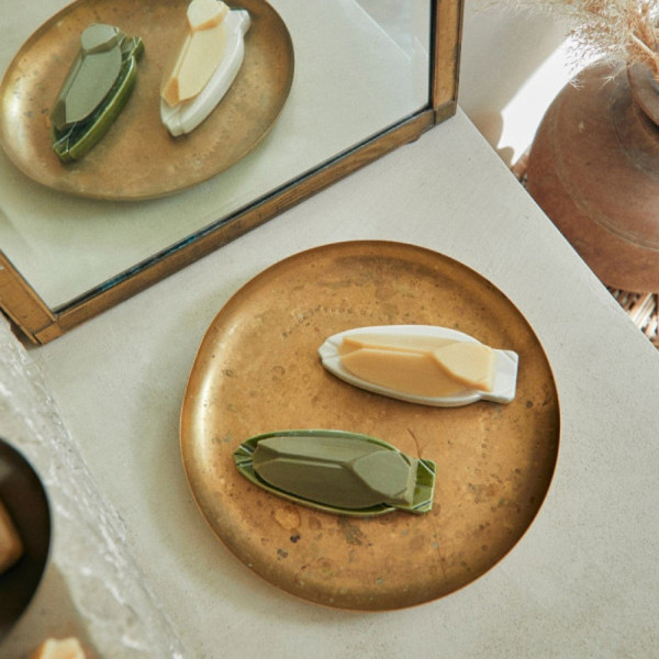 Monochromic ceramic cicada soap dish - 2 colors