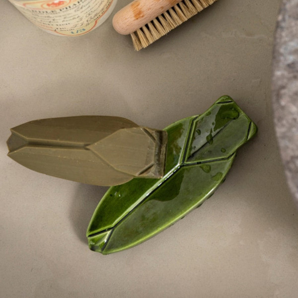 Monochromic ceramic cicada soap dish - 2 colors