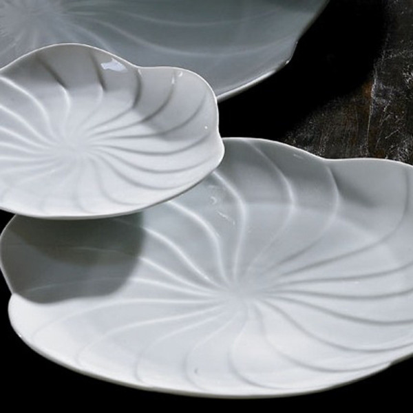 Jacques Pergay 6 porcelain Petal plates - 2 sizes