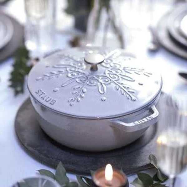 Staub cast iron cocotte 24cm white truffle snowflake