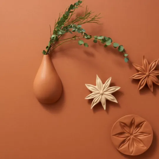 Monochromic Earth drop vase wall decoration - 4 colors