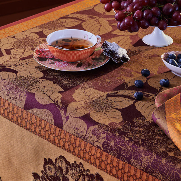 Garnier Thiebaut Hortensias Tablecloth - 2 colors 4 sizes
