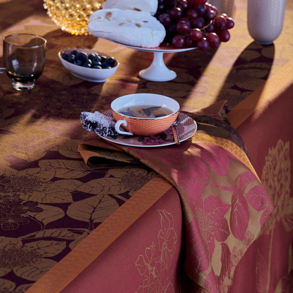 Garnier Thiebaut Hortensias Tablecloth - 2 colors 4 sizes