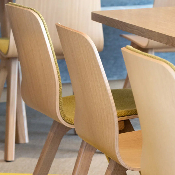 Chevron Dasras chair in oak wood and fabric - 9 finishes