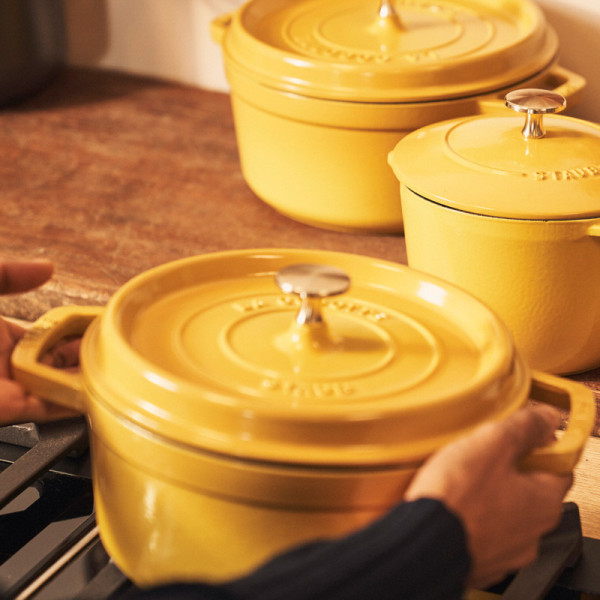 Staub cast iron cocotte round Lemon - 3 diameters