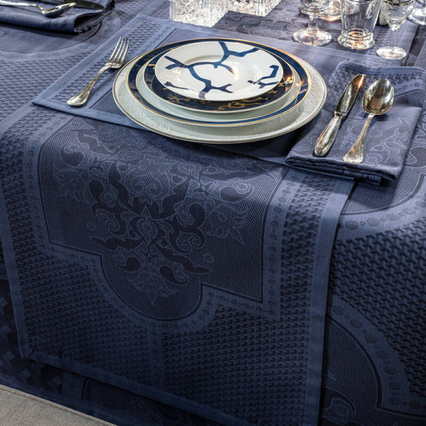 LE JACQUARD FRANCAIS Table runner Palais Vénitien cotton - 3 colors 2 sizes