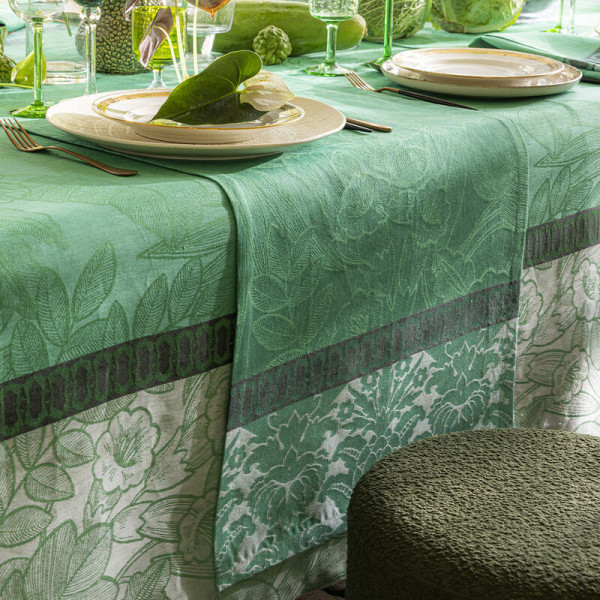 LE JACQUARD FRANCAIS Tropical Escapade Table Runner in Cotton and Linen - 3 Colors, 2 Sizes