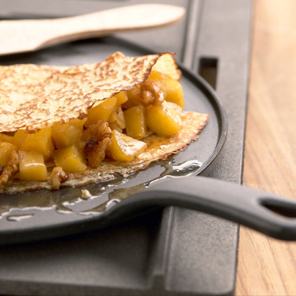 CHASSEUR Round Cast Iron Crepe Pan 30cm with Cast Iron Handle