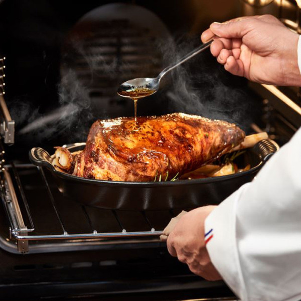 CHASSEUR Oval Cast Iron Oven Dish - 2 Sizes, 2 Colors