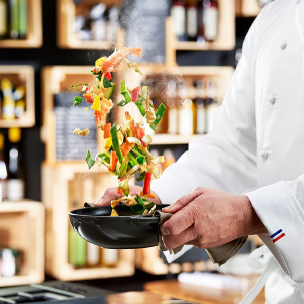 CHASSEUR Mini Cast Iron Wok 18cm - 3 Colors