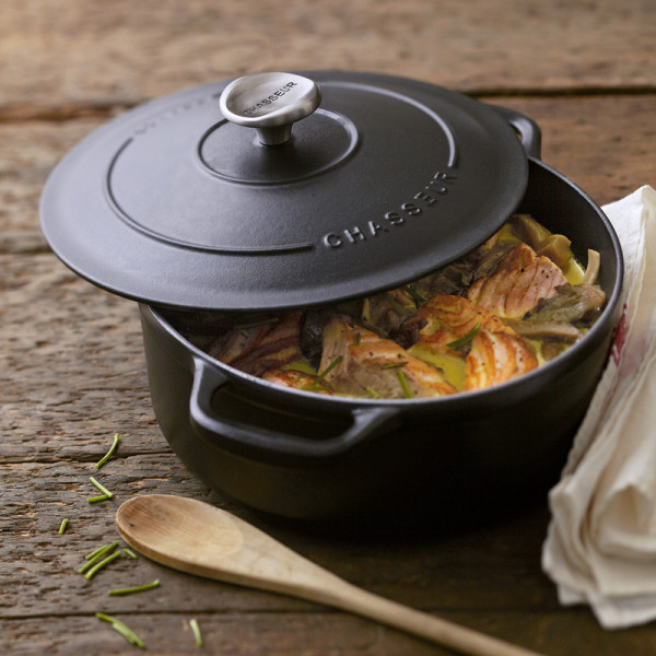 CHASSEUR Cast Iron Cocotte Dish 32cm - 2 Colors