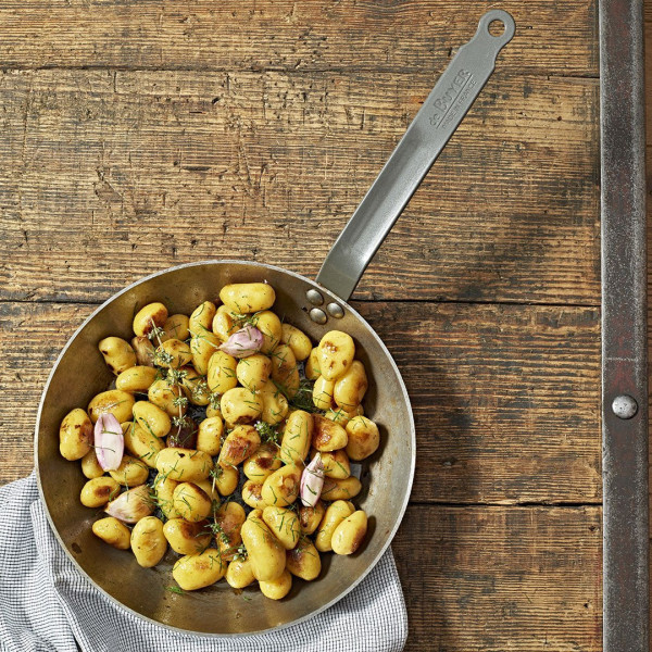 DE BUYER Carbon Plus Round Frying Pan in Steel Sheet - 7 Sizes