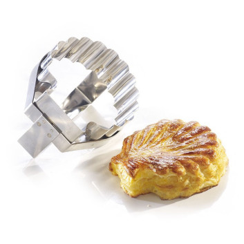 MATFER Scallop-Shaped Stainless Steel Cutter, 12.5x12cm
