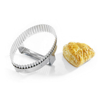 MATFER Fluted Apple Turnover Cutter, Stainless Steel, 17cm