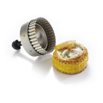 MATFER Round Fluted Stainless Steel Cutter, 9cm